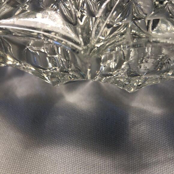 VINTAGE Glass round ashtray/trinket tray 7” w X 2” h, 2 Lb 11oz nonsmoking home - Picture 9 of 14